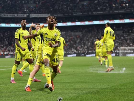 Besiktas v Fenerbahce - Turkish Super Lig ISTANBUL, TURKIYE - NOVEMBER 02: Players of Fenerbahce celebrate after scoring a goal during the Turkish Super Lig week 11 football match between Besiktas and Fenerbahce at Tupras Stadium in Istanbul, Turkiye on November 02, 2025. Ali Atmaca Anadolu Istanbul Turkey. Editorial use only. Please get in touch for any other usage.  Copyright: x2025xAnadoluxAlixAtmacax