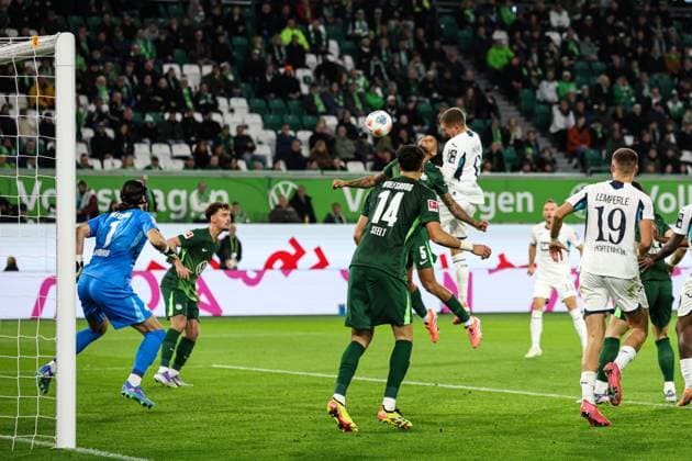 Torschütze Grischa Prömel (TSG Hoffenheim,6) trifft zum 1-2 - 1. Fussball Bundesliga Saison 2025-2026 VfL Wolfsburg vs. TSG Hoffenheim in der Volkswagen Arena in Wolfsburg - Aktion,Fussball,Deutschland,Mann,Männer,02.11.2025