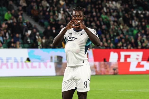 Babyjubel - Torschütze Ihlas Bebou (TSG Hoffenheim,9) trifft zum 2-4, das Tor wird wegen Abseits nicht gegeben - 1. Fussball Bundesliga Saison 2025-2026 VfL Wolfsburg vs. TSG Hoffenheim in der Volkswagen Arena in Wolfsburg - Aktion,Fussball,Deutschland,Mann,Männer,02.11.2025