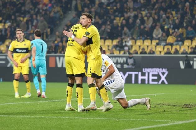 02.11.2025, xrekx, Fussball 3.Liga, Alemannia Aachen - 1.FC Saarbrücken v.l. Lamar Yarbrough (TSV Alemannia Aachen) Felix Meyer (TSV Alemannia Aachen) Kai Brünker Bruenker (1.FC Saarbruecken) Foulspiel (DFL DFB REGULATIONS PROHIBIT ANY USE OF PHOTOGRAPHS as IMAGE SEQUENCES and or QUASI-VIDEO) Aachen