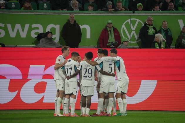 GER, 1.FBL, VfL Wolfsburg vs TSG 1899 Hoffenheim 02.11.2025, Volkswagen Arena, Wolfsburg, GER, 1.FBL, VfL Wolfsburg vs TSG 1899 Hoffenheim , im Bild Wouter Burger (Hoffenheim) freut sich über das Tor zum 2:3. DFL regulations prohibit any use of photographs as image sequences and or quasi-video.