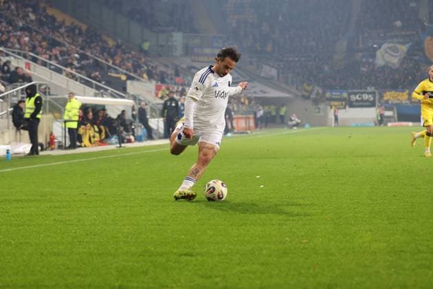 02.11.2025, xrekx, Fussball 3.Liga, Alemannia Aachen - 1.FC Saarbrücken v.l. Calogero Rizzuto (1.FC Saarbruecken) (DFL DFB REGULATIONS PROHIBIT ANY USE OF PHOTOGRAPHS as IMAGE SEQUENCES and or QUASI-VIDEO) Aachen