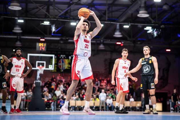 Barmer 2. Basketball Bundesliga ProA: RheinStars Koeln vs. Kirchheim, 02.11.25 Justin Onyejiaka (RheinStars Köln, 22, SF) beim Freiwurf; Köln, 02.11.25 - Barmer 2. Basketball Bundesliga ProA: RheinStars Koeln vs. Kirchheim in der Motor World in Köln. Copyright: xBEAUTIFULxSPORTS AxelxKohringx