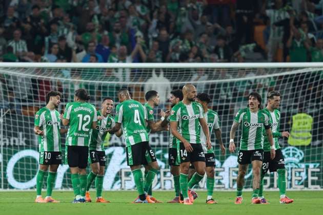 ESP: Real Betis - RCD Mallorca. La Liga EA Sports. Date 11 Antony Dos Santos of Real Betis during the La Liga EA Sports match between Real Betis and RCD Mallorca played at La Cartuja Stadium on November 02, 2025 in Sevilla, Spain. kpng Copyright: xAntonioxPozox xPRESSINx AP_251102_BET_MAL_018