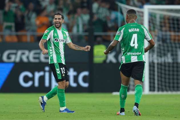 ESP: Real Betis - RCD Mallorca. La Liga EA Sports. Date 11 Ricardo Rodriguez and Natan Souza of Real Betis during the La Liga EA Sports match between Real Betis and RCD Mallorca played at La Cartuja Stadium on November 02, 2025 in Sevilla, Spain. kpng Copyright: xAntonioxPozox xPRESSINx AP_251102_BET_MAL_026