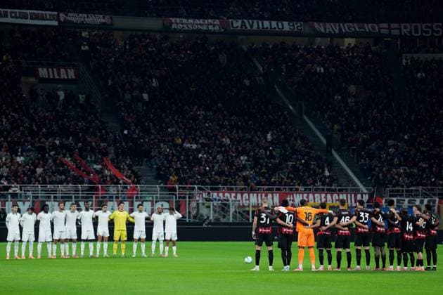 minute of silence during the Serie A soccer match between Milan and Roma at the San Siro Stadium in Milan , north Italy - Sunday , November 02 , 2025. - Soccer .  Copyright: xSpada LaPressex