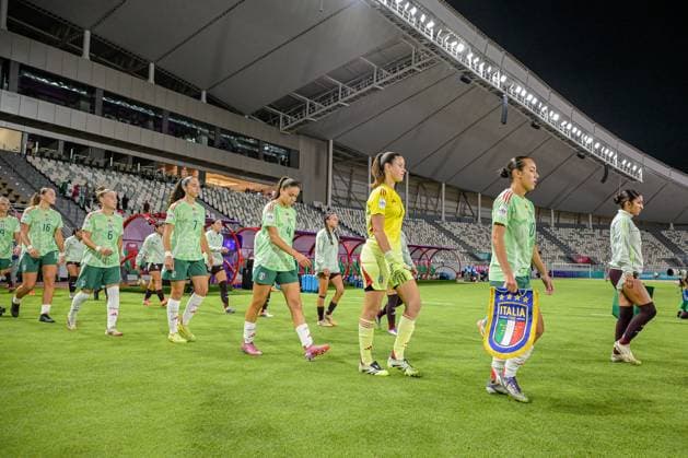 Teams enter the field during the FIFA U-17 Women s World Cup Morocco 2025 quarter-final match between Mexico and Italy in Rabat, Morocco, on November 2, 2025, at the Olympic Stadium  Copyright: xAndreaxAmato IPAxSportx xipa-agency.netx xx IPA_67418321 IPA_Agency_IPA67418321
