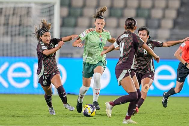 9 Volpini (Forward) of Italy U-17 is in action during the FIFA U-17 Women s World Cup Morocco 2025 quarter-final match between Mexico and Italy in Rabat, Morocco, on November 2, 2025, at the Olympic Stadium  Copyright: xAndreaxAmato IPAxSportx xipa-agency.netx xx IPA_67418425 IPA_Agency_IPA67418425