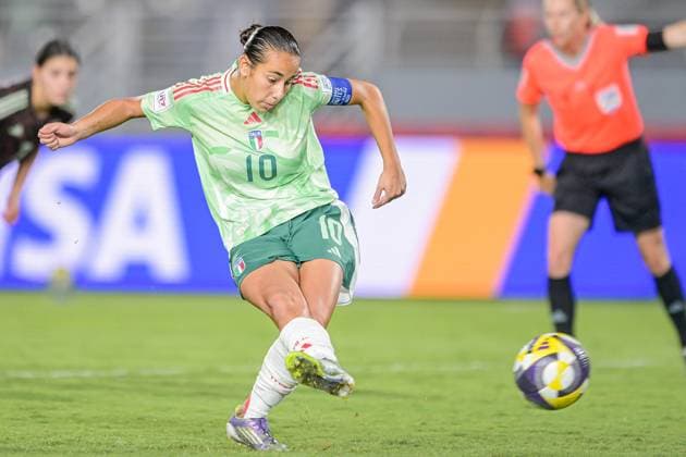 10 Giudici (Midfielder) of Italy U-17 misses the penalty during the FIFA U-17 Women s World Cup Morocco 2025 quarter-final match between Mexico and Italy in Rabat, Morocco, on November 2, 2025, at the Olympic Stadium  Copyright: xAndreaxAmato IPAxSportx xipa-agency.netx xx IPA_67418508 IPA_Agency_IPA67418508