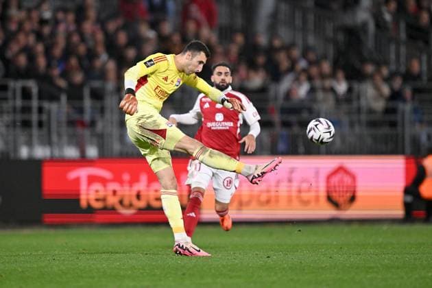 Stade Brestois 29 v Olympique Lyonnais - Ligue 1 McDonald s 01 Dominik GREIF (ol) during the Ligue 1 McDonald s match between Stade Brestois 29 and Olympique Lyonnais at Stade Francis Le Ble on November 2, 2025 in Brest, France. Brest France  Copyright: xFEPx 776348191