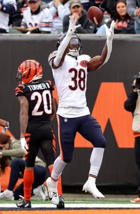 Chicago Bears running back Brittain Brown (38) celebrates his touchdown against Cincinnati Bengals during the second half of play at Paycor Stadium on Sunday, November 2, 2025 in Cincinnati, Ohio.  KYP20251102024 JOHNxSOMMERSxII