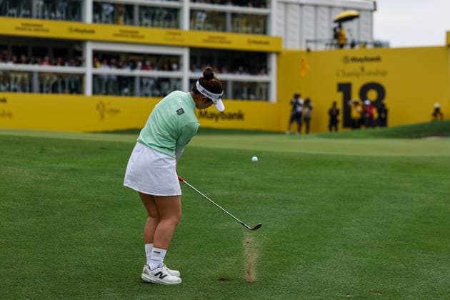 KUALA LUMPUR, - NOVEMBER 02: Miyu Yamashita of Japan play a shot on the 18th green during the final round of the 2025 LPGA, Golf Damen Maybank Championship on November 2, 2025 at Kuala Lumpur Golf and Country Club in Kuala Lumpur, Malaysia. (Photo by Hazrin Yeob Men Shah Icon Sportswire) GOLF: NOV 02 LPGA Maybank Championship EDITORIAL USE ONLY Icon3782511026724