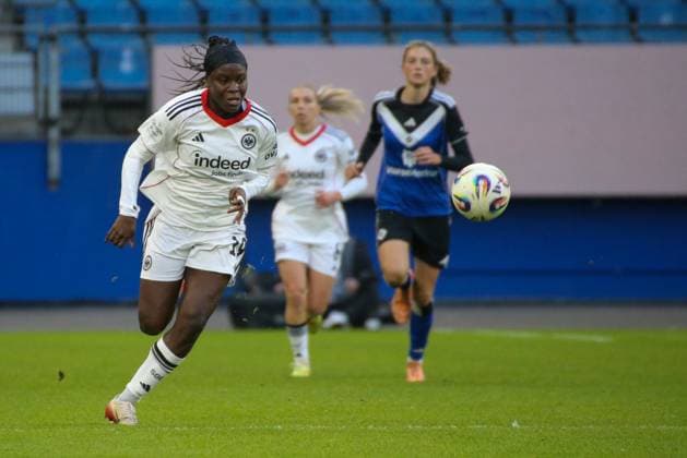 02.11.2025, xgrfx, Fussball Google Pixel Frauen-Bundesliga, Hamburger SV - Eintracht Frankfurt v.l. Nicole Anyomi (Eintracht Frankfurt) (DFL DFB REGULATIONS PROHIBIT ANY USE OF PHOTOGRAPHS as IMAGE SEQUENCES and or QUASI-VIDEO) Hamburg