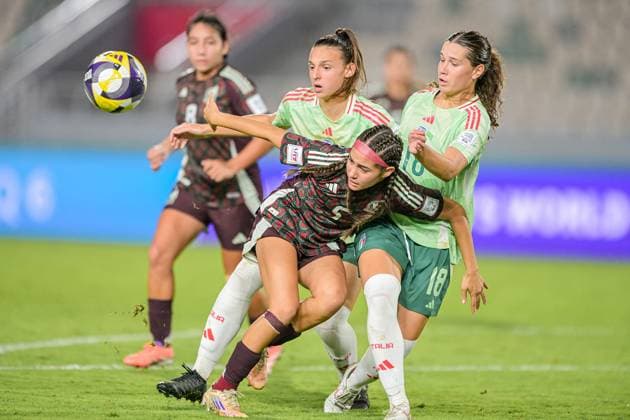 CALCIO - FIFA Mondiali - U17, U 17 Women - Italy vs Mexico 9 Volpini (Forward) of Italy U-17 contrast with 5 Villalpando M. (Defender) of Mexico U-17 is in action during the FIFA U-17 Women s World Cup Morocco 2025 quarter-final match between Mexico and Italy in Rabat, Morocco, on November 2, 2025, at the Olympic Stadium Morocco Morocco  Copyright: xIPAxSport ABACAx