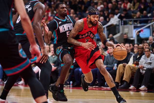 November 2, 2025, Toronto, On, Canada: Toronto Raptors Brandon Ingram (3) drives past Memphis Grizzlies Vince Williams Jr. (5) during first half NBA, Basketball Herren, USA basketball action in Toronto, on Sunday, Nov. 2, 2025. Canada News - November 2, 2025  - ZUMAc35_ 20251102_zaf_c35_232 Copyright: xSammyxKoganx