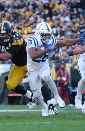 Nov 2, 2025: Jonathan Taylor 28 during the 2025 Steelers vs Colts game in Pittsburgh, PA. CSM Pittsburgh USA - ZUMAcp5_ 20251102_faf_cp5_109 Copyright: xJasonxPohuskix