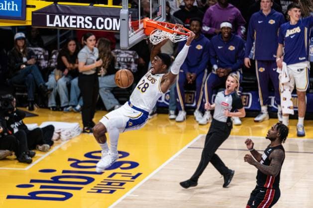 Los Angeles Lakers v Miami Heat - NBA, Basketball Herren, USA LOS ANGELES, UNITED STATES - NOVEMBER 02: Rui Hachimura (28) of LA Lakers slams the ball down on a dunk during the NBA basketball match between Los Angeles Lakers and Miami Heat at Crypto.com Arena in Los Angeles, United States on November 02, 2025. Jon Putman Anadolu Los Angeles United States. Editorial use only. Please get in touch for any other usage.  Copyright: x2025xAnadoluxJonxPutmanx