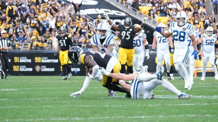 Nov 2, 2025: Joey Porter Jr. 24 during the 2025 Steelers vs Colts game in Pittsburgh, PA. CSM Pittsburgh USA - ZUMAcp5_ 20251102_faf_cp5_199 Copyright: xJasonxPohuskix