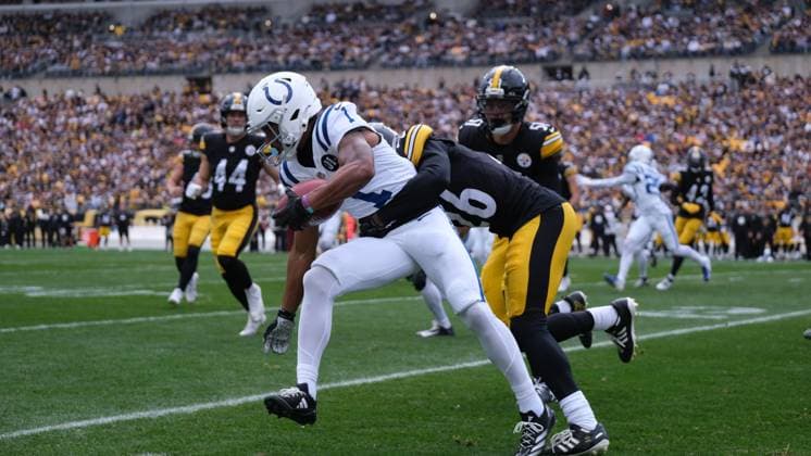 Nov 2, 2025: Josh Downs 1 during the 2025 Steelers vs Colts game in Pittsburgh, PA. CSM Pittsburgh USA - ZUMAcp5_ 20251102_faf_cp5_266 Copyright: xJasonxPohuskix