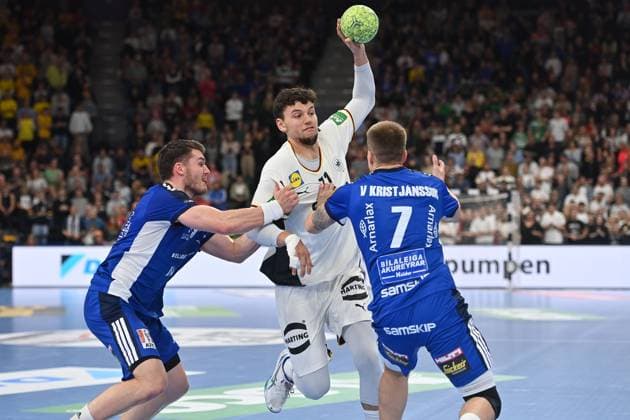 Marco GRGIC (GER),Torwurf,Aktion. Handball Laenderspiel Deutschland (GER) - Island (ISL) 29-31 am 02.11.2025 SAP GARDEN