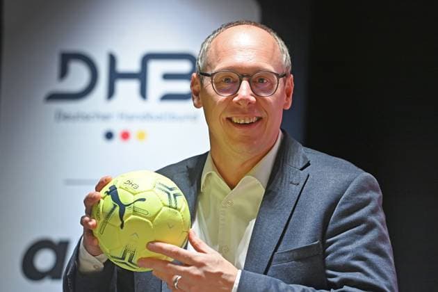Mark SCHOBER (Vorstandsvorsitzender Deutscher Handball Bund DHB). Einzelbild,angeschnittenes Einzelmotiv,Portraet,Portrait,Porträt. Handball Laenderspiel Deutschland (GER) - Island (ISL) 29-31 am 02.11.2025 SAP GARDEN *** Mark SCHOBER Chairman of the Board German Handball Federation DHB single picture,cropped single motif,portrait,portrait,portrait handball international Germany GER Iceland ISL 29 31 on 02 11 2025 SAP GARDEN
