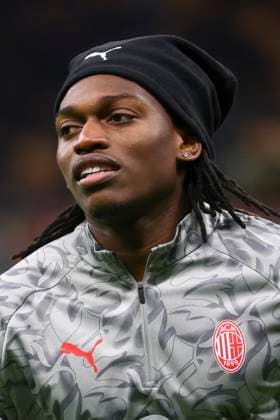 AC Milan V AS Roma - Serie A Rafael Leao plays during the Serie A match between AC Milan and AS Roma at Giuseppe Meazza stadium in Milano, Italy, on November 3, 2025. Milano Italy  Copyright: xMairoxCinquettix originalFilename:cinquetti-acmilanv251103_npKT6.jpg