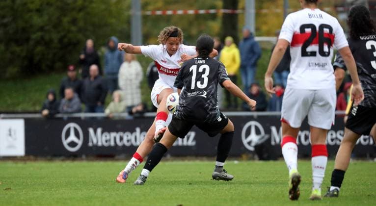 02.11.25 Frauen VfB Stuttgart - VfR SW Warbeyen 1945 Deutschland, Stuttgart, 02.11.2025, Fussball, Frauen, 2. Bundesliga, Saison 2025 2026, VfB Stuttgart - VfR SW Warbeyen 1945 (7:2): Rosa Rückert (VfB Stuttgart).