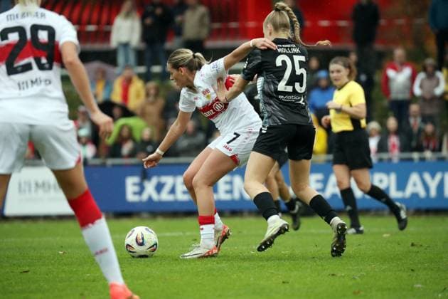 02.11.25 Frauen VfB Stuttgart - VfR SW Warbeyen 1945 Deutschland, Stuttgart, 02.11.2025, Fussball, Frauen, 2. Bundesliga, Saison 2025 2026, VfB Stuttgart - VfR SW Warbeyen 1945 (7:2): Daphina Redzepi (VfB Stuttgart).