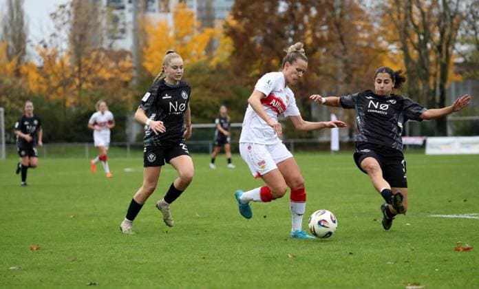 02.11.25 Frauen VfB Stuttgart - VfR SW Warbeyen 1945 Deutschland, Stuttgart, 02.11.2025, Fussball, Frauen, 2. Bundesliga, Saison 2025 2026, VfB Stuttgart - VfR SW Warbeyen 1945 (7:2): Jana Beuschlein (VfB Stuttgart).