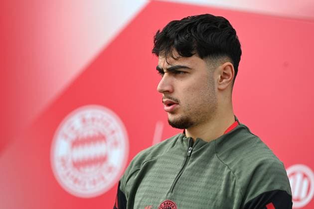 Aleksandar PAVLOVIC (Bayern Muenchen), Einzelbild,angeschnittenes Einzelmotiv,Portrait,Portraet. Abschlusstraining am 03.11.2025 Fussball Champions League,Saison 2025 26 Paris Saint Germain- FC Bayern Muenchen
