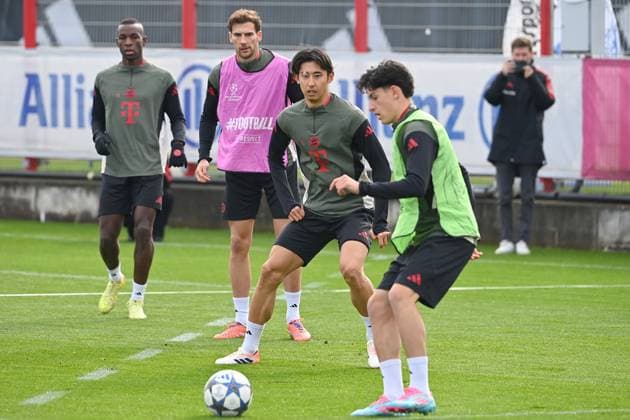 v.li:Nicolas JACKSON (Bayern Muenchen),Leon GORETZKA (Bayern Muenchen),Hiroki ITO (Bayern Muenchen),Aktion,Zweikampf. Abschlusstraining am 03.11.2025 Fussball Champions League,Saison 2025 26 Paris Saint Germain- FC Bayern Muenchen