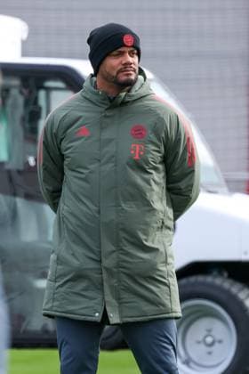 Vincent Kompany (FC Bayern Muenchen, Cheftrainer), GER, Abschlusstraining, FC Bayern Muenchen, Fussball, UEFA Champions League, Liga-Phase, 4. Spieltag, Saison 2025 2026, 03.11.2025, GER, Abschlusstraining, FC Bayern Muenchen, Fussball, UEFA Champions League, Liga-Phase, 4. Spieltag, Saison 2025 2026, 03.11.2025 Muenchen Copyright: xEibner-Pressefoto JennixMaulx EP_JML