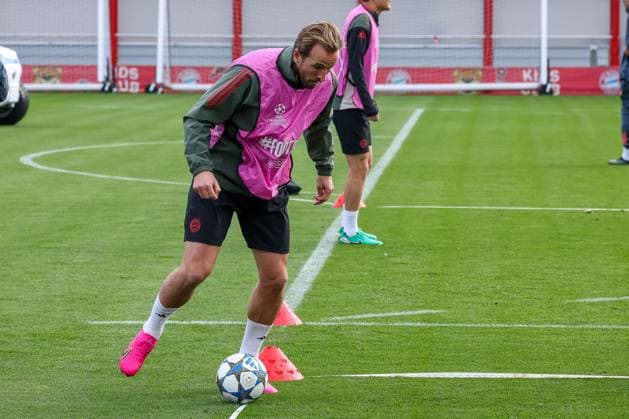 Harry Kane (FC Bayern Muenchen, 09) mit Ball, GER, Abschlusstraining, FC Bayern Muenchen, Fussball, UEFA Champions League, Liga-Phase, 4. Spieltag, Saison 2025 2026, 03.11.2025, GER, Abschlusstraining, FC Bayern Muenchen, Fussball, UEFA Champions League, Liga-Phase, 4. Spieltag, Saison 2025 2026, 03.11.2025 Muenchen Copyright: xEibner-Pressefoto JennixMaulx EP_JML
