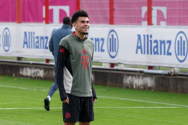 Luis Diaz (FC Bayern Muenchen, 14), GER, Abschlusstraining, FC Bayern Muenchen, Fussball, UEFA Champions League, Liga-Phase, 4. Spieltag, Saison 2025 2026, 03.11.2025, GER, Abschlusstraining, FC Bayern Muenchen, Fussball, UEFA Champions League, Liga-Phase, 4. Spieltag, Saison 2025 2026, 03.11.2025 Muenchen Copyright: xEibner-Pressefoto JennixMaulx EP_JML