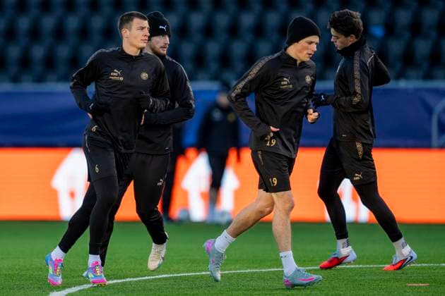 Football, training with Bodo Glimt Bodo 20251103 Bodo Glimt s Jostein Gundersen, Kasper Hogh and Sondre Brunstad Fet during a training session with Bodo Glimt at Aspmyra stadium before the Champions League football match against Monaco Photo Fredrik Varfjell NTB Bodo Norway EDITORIAL USE ONLY RESTRICTED USE FOR BETTING COMPANIES  Copyright: xFredrikxVarfjellx xNTBx