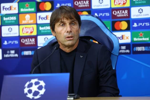November 3, 2025, Naples, Naples, ITALY: Antonio Conte coach of Napoli during a press conference, PK, Pressekonferenz ahead of the UEFA Champions League 2025 26 League Phase MD4 against Eintracht Frankfurt at Stadio Maradona on November 3, 2025 in Naples, Itali Naples ITALY - ZUMAl131 20251103_zsp_l131_011 Copyright: xCiroxDexLucax