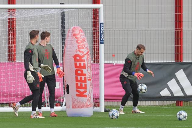Torhüter v.l. 26 Sven Ulreich, 40 Jonas Urbig, 1 Manuel Neuer, Torwarttraining, Fussball Abschlusstraining UEFA Champions League Spiel - Paris Saint-Germain vs. FC Bayern München 03.11.2025 Trainingsgelände, Säbenerstr. FOTO: Mladen Lackovic LakoPress