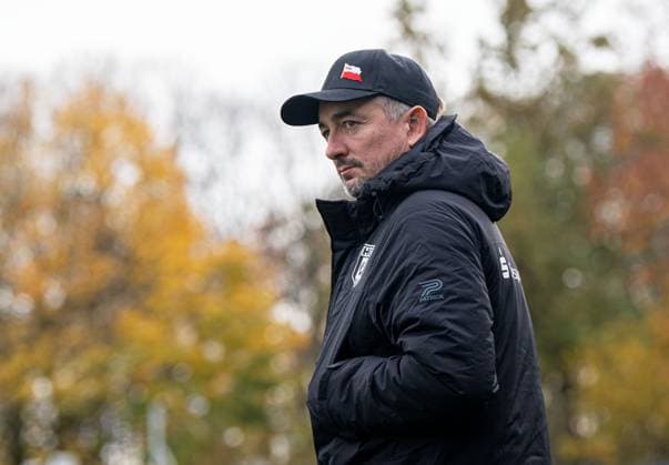 Fussball, Herren, Saison 2025 2026, Regionalliga Nordost (14. Spieltag), Hertha BSC II - Hallescher FC, Sportdirektor Daniel Meyer (Halle), 02.11. 2025, *** Soccer, Men, Season 2025 2026, Regionalliga Nordost 14 Matchday , Hertha BSC II Hallescher FC, Sports Director Daniel Meyer Halle , 02 11 2025, Copyright: xSebastianxRäppold MatthiasxKochx