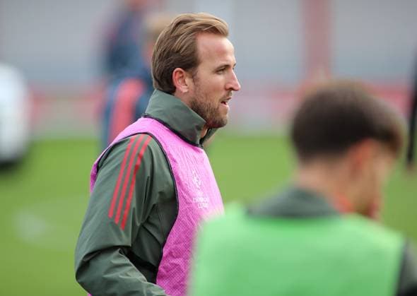 Fussball, Herren, Champions League, Saison 2025 2026, FC Bayern München, Abschlusstraining Harry Kane (FC Bayern München) seitlich, im Profil, Kopf, Oberkörper