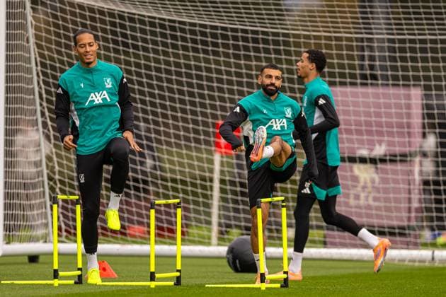 Football - UEFA Champions League - Liverpool FC v Real Madrid CF - MD-1 LIVERPOOL, ENGLAND - Monday, November 3, 2025: Liverpool s captain Virgil van Dijk (L) and Mohamed Salah during a training session at the AXA Training Centre ahead of the UEFA Champions League match between Liverpool FC and Real Madrid CF. (Photo by David Rawcliffe Propaganda) LIVERPOOL AXA Training Centre MERSEYSIDE ENGLAND  Copyright: xDavidxRawcliffex P2025-11-03-Liverpool_Real_Madrid_MD-1-19