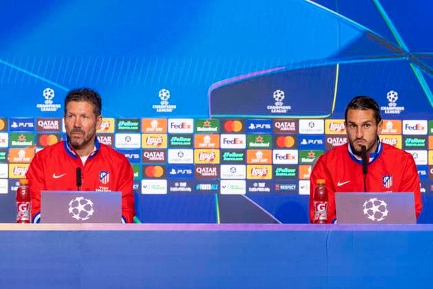 November 3, 2025, Madrid, Madrid, Spain: DIEGO PABLO SIMEONE, head coach of ATLETICO DE MADRID and KOKE of ATLETICO DE MADRID speaking during the press conference, PK, Pressekonferenz prior to the Champions League match, group stage match 4, ATLETICO DE MADRID - UNION SG. November 3, 2025, Riyadh Air Metropolitan Stadium, Madrid, Spain. Madrid Spain - ZUMAc312 20251103_zsp_c312_040 Copyright: xOscarxManuelxSanchezx