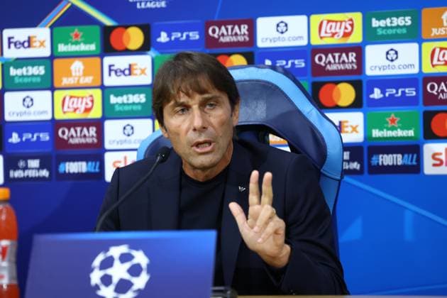 SSC Napoli Training and press conference, PK, Pressekonferenz - UEFA Champions League 2025 26 League Phase MD4 Antonio Conte coaches Napoli during a press conference ahead of the UEFA Champions League 2025 26 League Phase MD4 against Eintracht Frankfurt at Stadio Maradona in Naples, Italy, on November 3, 2025. Naples ITALY  Copyright: xCiroxDexLucax originalFilename:deluca-sscnapol251103_npczk.jpg