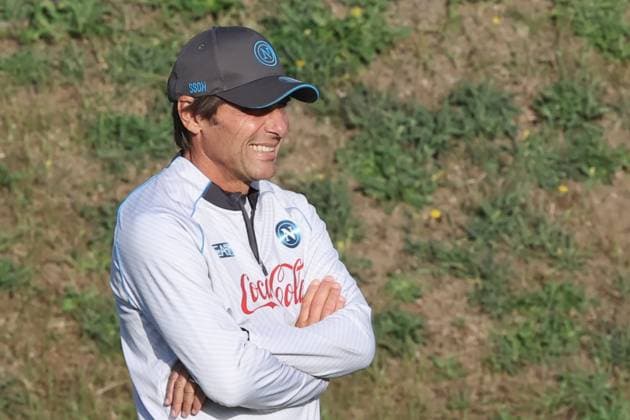 SSC Napoli Training Session And press conference, PK, Pressekonferenz - UEFA Champions League 2025 26 League Phase MD2 Antonio Conte coaches Napoli during a training session ahead of the UEFA Champions League 2025 26 at Napoli training center in Castel Volturno, Italy, on November 3, 2025. Castel Volturno Italy  Copyright: xCiroxDexLucax originalFilename:deluca-sscnapol251103_npGzv.jpg
