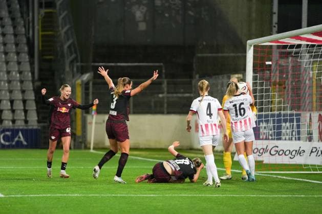 Google Pixel Frauen-Bundesliga: SC Freiburg vs. RB Leipzig, 03.11.2025 Torjubel zum 0:1 durch Emilía Ásgeirsdóttir (RB Leipzig, 8) Google Pixel Frauen-Bundesliga: SC Freiburg vs. RB Leipzig Dreisamstadion, 03.11.2025 DFB DFL REGULATIONS PROHIBIT ANY USE OF PHOTOGRAPHS AS IMAGE SEQUENCES AND OR QUASI-VIDEO. Copyright: xBEAUTIFULxSPORTS Boscox