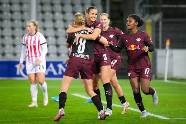 Fussball, Google Pixel Frauen-Bundesliga, 8 .Spieltag, 2025 2026, SC Freiburg vs. RB Leipzig, 03.11.2025, Dreisamstadion, Freiburg,:Emilia Kiaer Asgeiersdottir (RB Leipzig ,8) Tor, Torjubel, Emotionen, Torschuss, Freude, Jubel, Freiburg Dreisamstadion Baden-Württemberg Deutschland Copyright: xFINLEYxMÖRCHx