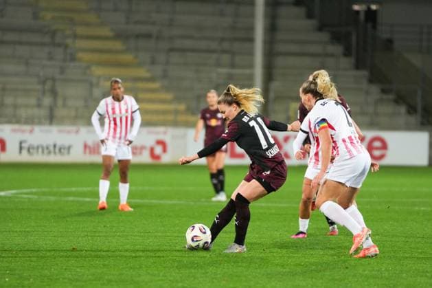 Google Pixel Frauen-Bundesliga: SC Freiburg vs. RB Leipzig, 03.11.2025 Annabel Schasching (RB Leipzig, 16) Google Pixel Frauen-Bundesliga: SC Freiburg vs. RB Leipzig Dreisamstadion, 03.11.2025 DFB DFL REGULATIONS PROHIBIT ANY USE OF PHOTOGRAPHS AS IMAGE SEQUENCES AND OR QUASI-VIDEO. Copyright: xBEAUTIFULxSPORTS Boscox