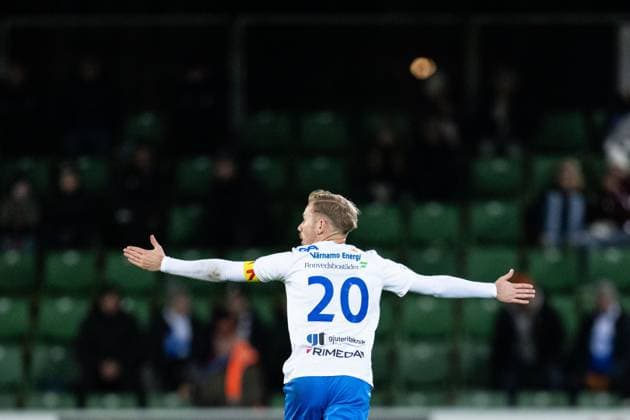 251103 Värnamos Freddy Winsth reagerar under fotbollsmatchen i Allsvenskan mellan Värnamo och Mjällby den 3 november 2025 i Värnamo. Copyright: NICLASxJÖNSSON BB251103NO020
