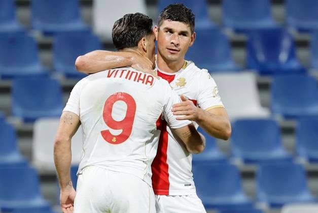 November 3, 2025, Reggio Emilia, REGGIO EMILIA: Genoa s Ruslan Malinovskyi jubilates with his teammate Vitinha after scoring the goal during the Italian Serie A soccer match US Sassuolo vs Genoa CFC at Mapei Stadium in Reggio Emilia, Italy, 3 November 2025. ANSA ELISABETTA BARACCHI. Soccer: Serie A ; Sassuolo - Genoa  - ZUMAa110 20251103_zaf_a110_034 Copyright: xElisabettaxBaracchix