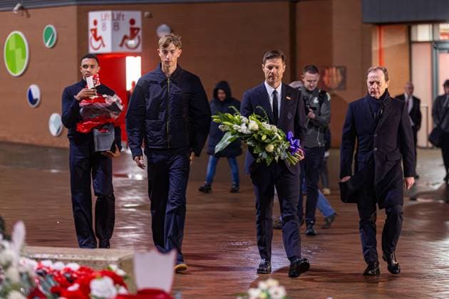 Football - UEFA Champions League - League Phase - Liverpool FC v Real Madrid CF - MD-1 LIVERPOOL, ENGLAND - Monday, November 3, 2025: Real Madrid s (L-R) Trent Alexander-Arnold, Dean Huijsen, Xabi Alonso and Emilio Butragueno lay wreaths to pay tribute to former Liverpool player Diogo Jota, who died in a car accident in July, after a press conference, PK, Pressekonferenz at Anfield ahead of the UEFA Champions League game between Liverpool FC and Real Madrid CF. (Photo by David Rawcliffe Propaganda) LIVERPOOL Anfield MERSEYSIDE ENGLAND  Copyright: xDavidxRawcliffex P2025-11-03-Liverpool_Real_Madrid_MD-1-111