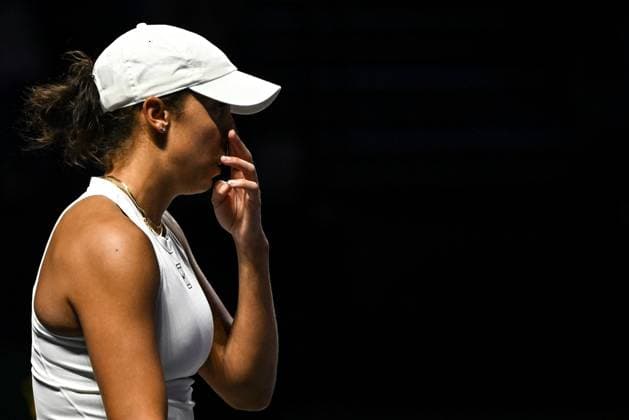 WTA, Tennis Damen Finals 2025 in Riyadh - Day Three RIYADH, SAUDI ARABIA - NOVEMBER 3: Madison Keys of the United States plays against compatriot Amanda Anisimova during their second group-stage match on Day 3 of the 2025 WTA Finals, part of the Hologic WTA Tour, at King Saud University Indoor Arena in Riyadh, Saudi Arabia, on November 3, 2025. Artur Widak Anadolu Riyadh Saudi Arabia. Editorial use only. Please get in touch for any other usage.  Copyright: x2025xAnadoluxArturxWidakx